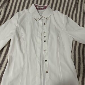 White button down with details